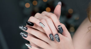 ongles anthracite 