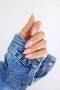 ongles rose pastel