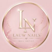 Lauw Nails